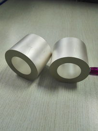 Discos cerâmicos piezoelétricos redondos do anel do cilindro positivos e negativos em um lado