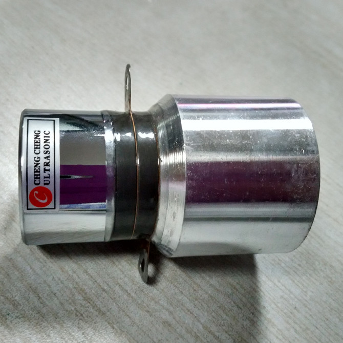 Material de aço inoxidável Piezo ultrassônico do transdutor 50w 28k da única frequência